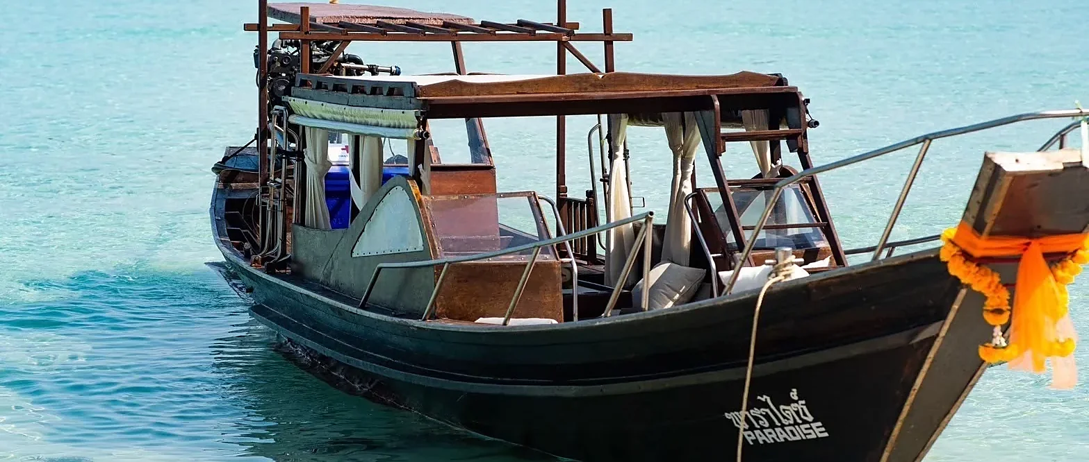 Luxury longtail boat cruising near Koh Tan and Koh Mudsum, Samui Island