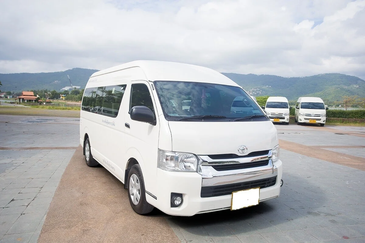 Private transfer van for hotel and airport journeys in Taling Ngam and Lipa Noi, Samui Island