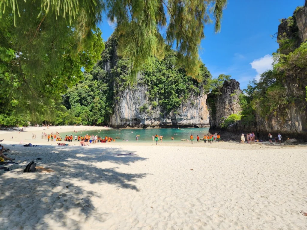 Hong Island Tour (Krabi) (Longtail Boat) + Buffe Lunch -(No National Park Fee ) + SIC Transfer — image 1