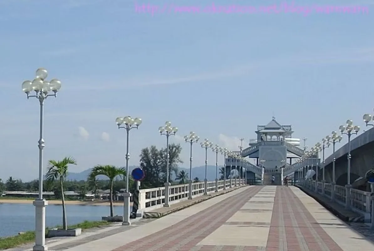 Khao Sok - 1 Day Tour - (Elephant Bathing, Canoeing) + Lunch + National Park Fee + SIC Transfer - (Pick up Phuket) — image 3