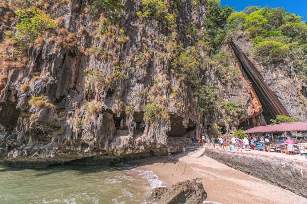 Phi Phi + James Bond + Bamboo + Khai Island One Day Trip by Speed Boat (Sawanu) + Canoe + Lunch + SIC Transfer (Include National Park Fee) — image 13