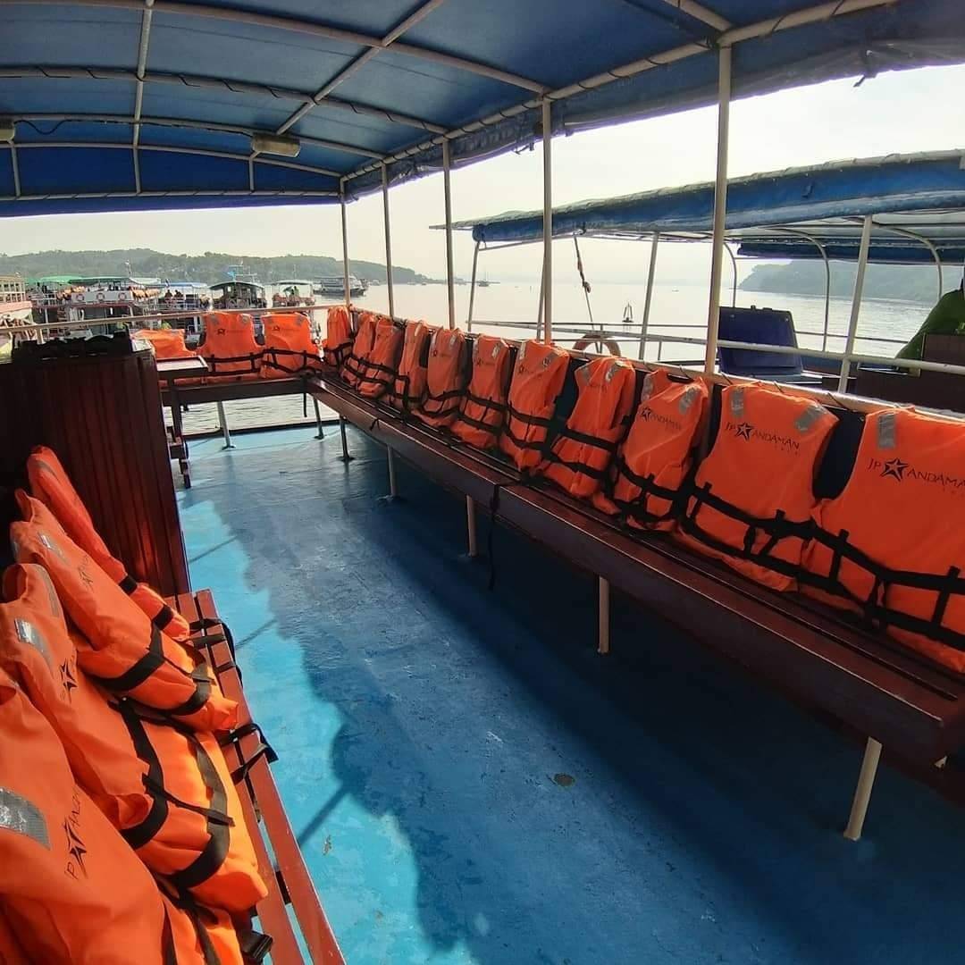 James Bond Island (Big Boat) + Sea Canoe + Lunch on Board + National Park Fee + SIC Transfer (Patong area) — image 5