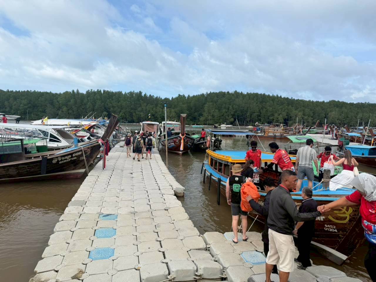 Phi Phi Island + Maya bay + Bamboo Island + Lunch + National Park Fee + SIC Transfer - (By Speed Boat) - Depart from Krabi — image 5