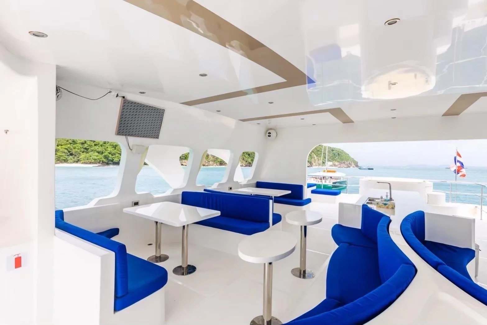 Phi Phi Island + Maithon Island Tour - By Luxury Catamaran Yacht + Lunch + SIC Transfer — image 8