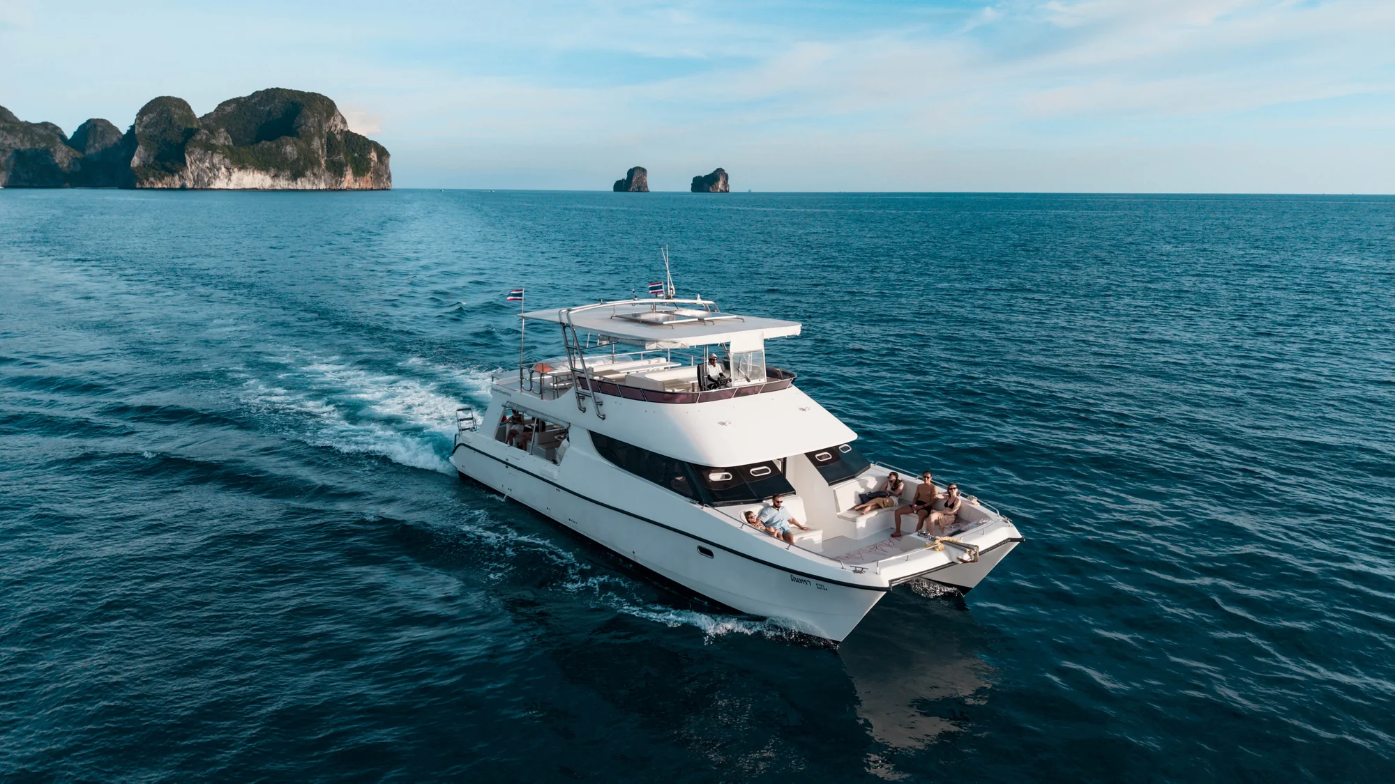 MOONLIGHT PHI PHI LUXURY CRUISE: Phi Phi+ Maya Bay + Maiton Island + Lunch + SIC Transfer — image 1