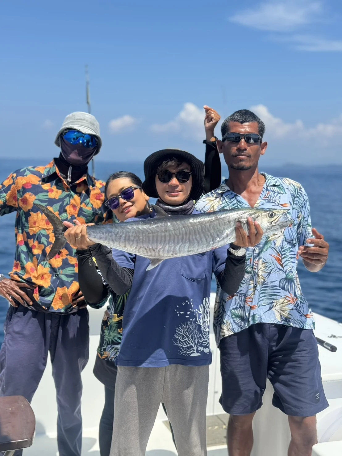 Full Day Big Game Fishing (Trolling & Spinning) + Lunch board + Transfer — image 29