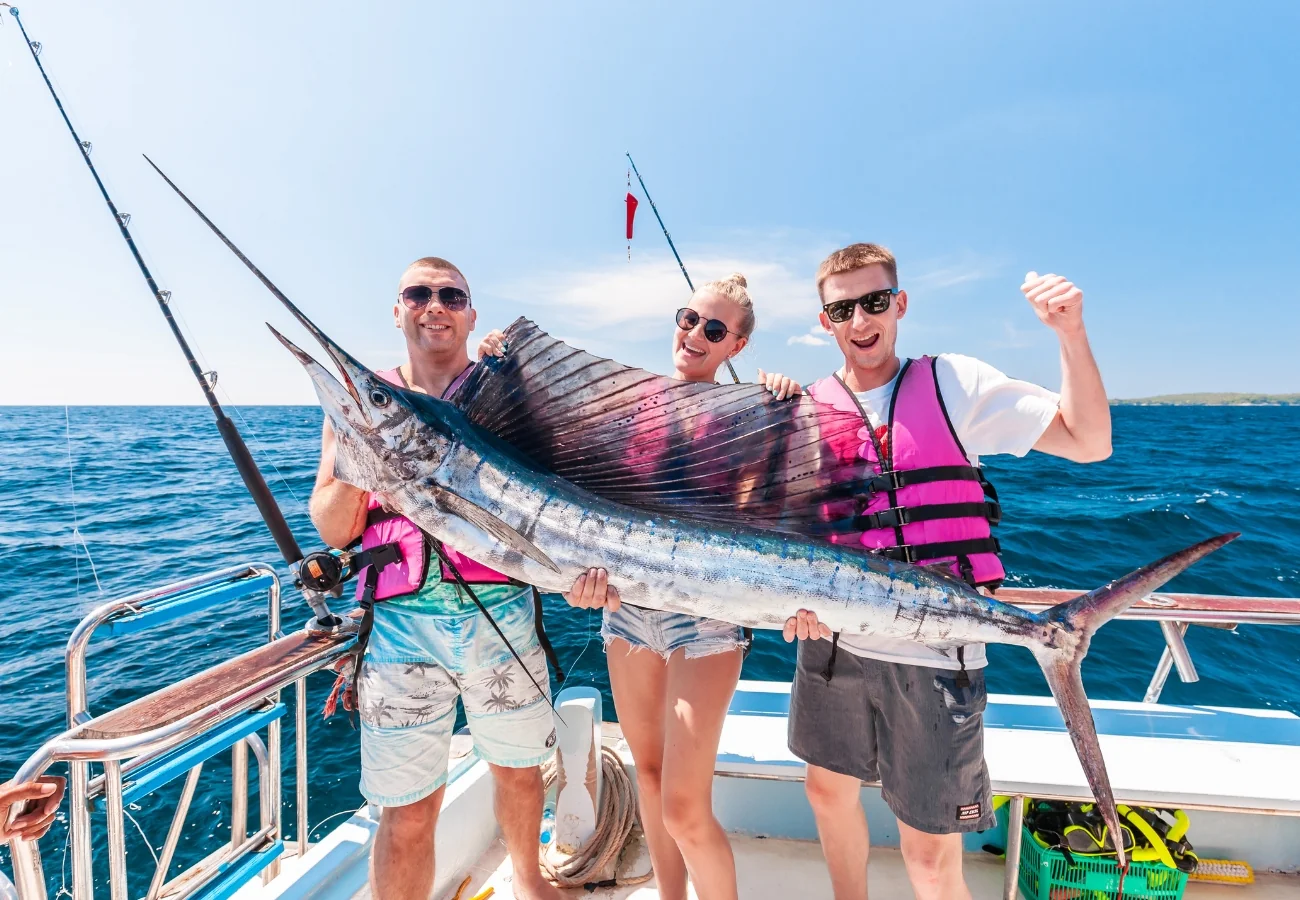 Full Day Big Game Fishing (Trolling & Spinning) + Lunch board + Transfer — image 4