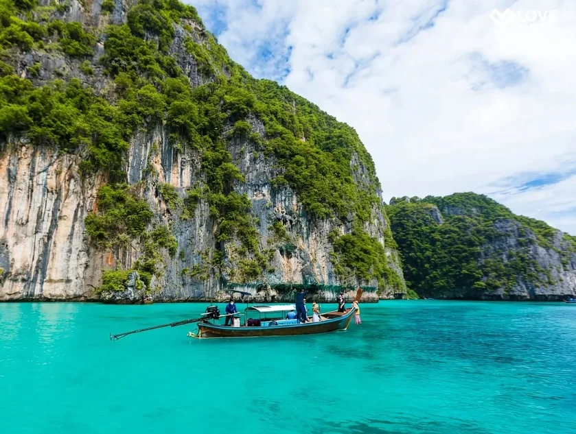 Phi Phi Bamboo (Speed Boat) + Lunch + (National Park Fee) + SIC Transfer (Visit Panwa Pier) — image 12