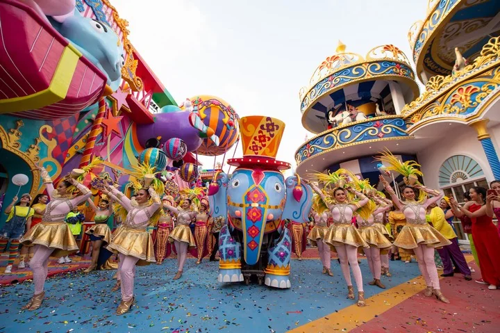Carnival Magic Show + Dinner (Regular Seat) – No Transfer