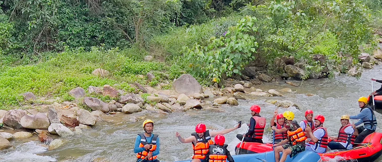 White Water Rating (5 Km.) + Lunch + Zipline + SIC Transfer