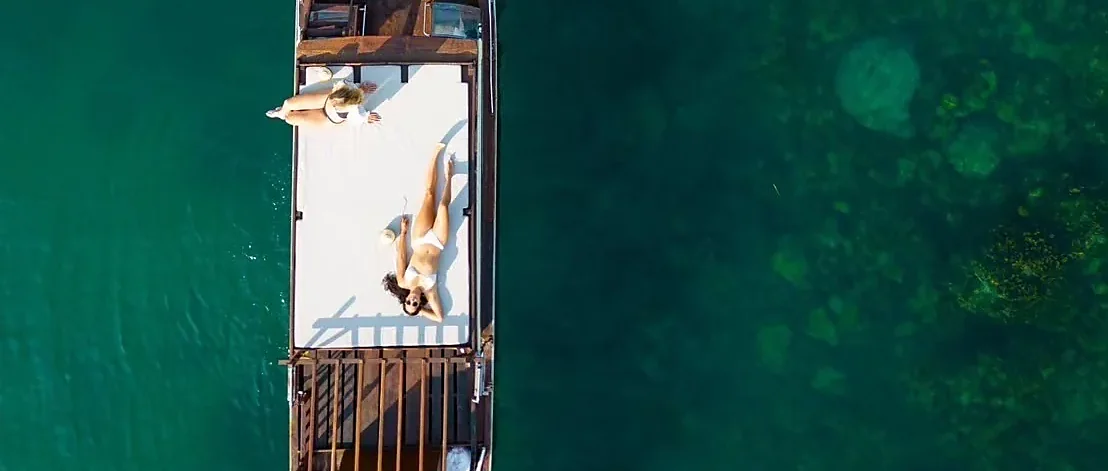 Private luxury longtail boat cruising near Koh Tan and Koh Mudsum from Samui Island