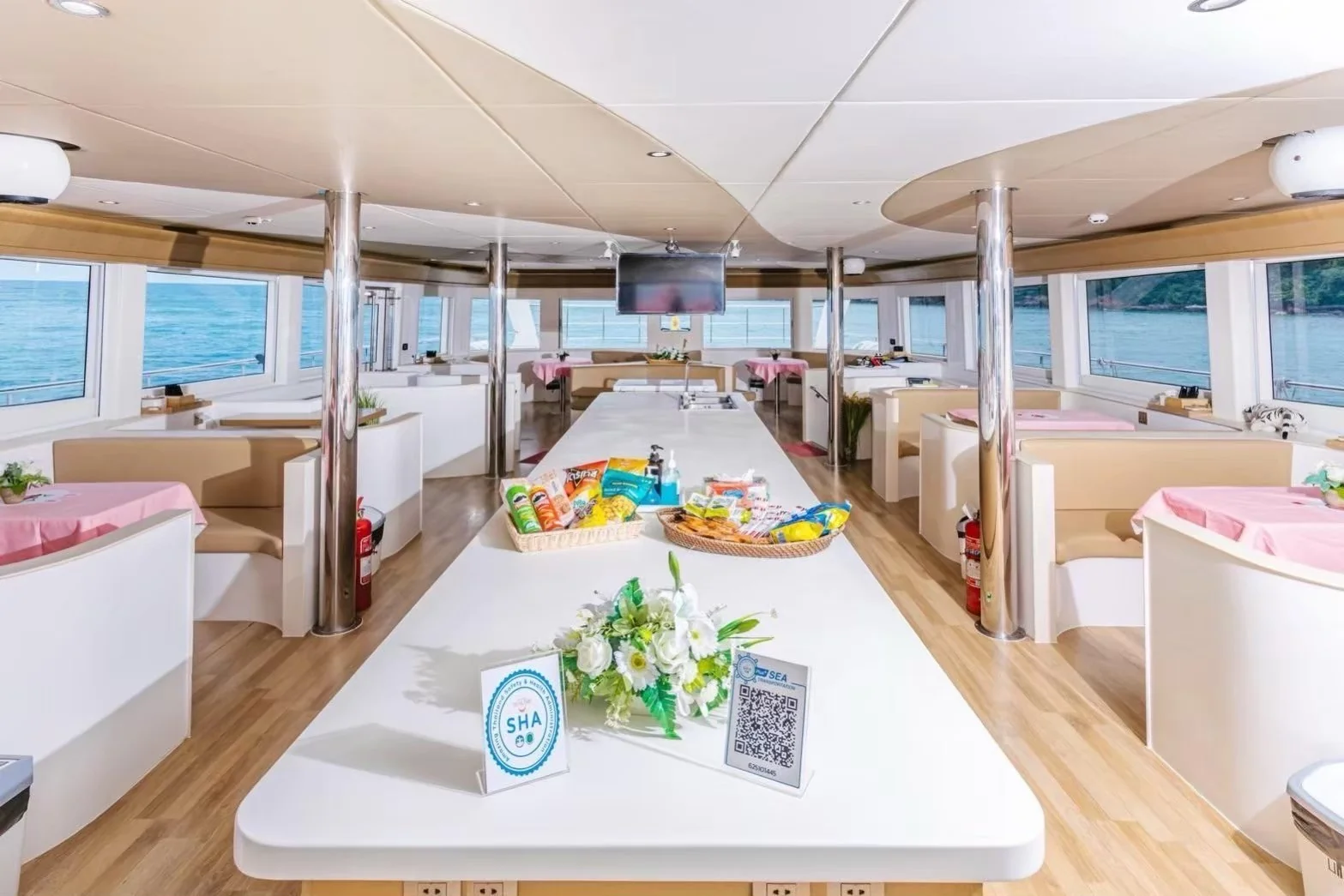 Phi Phi Island + Maithon Island Tour - By Luxury Catamaran Yacht + Lunch + SIC Transfer — image 7