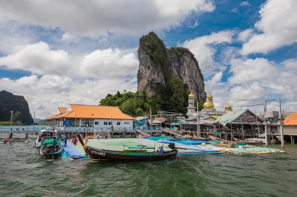 Phi Phi + James Bond + Bamboo + Khai Island One Day Trip by Speed Boat (Sawanu) + Canoe + Lunch + SIC Transfer (Include National Park Fee) — image 11