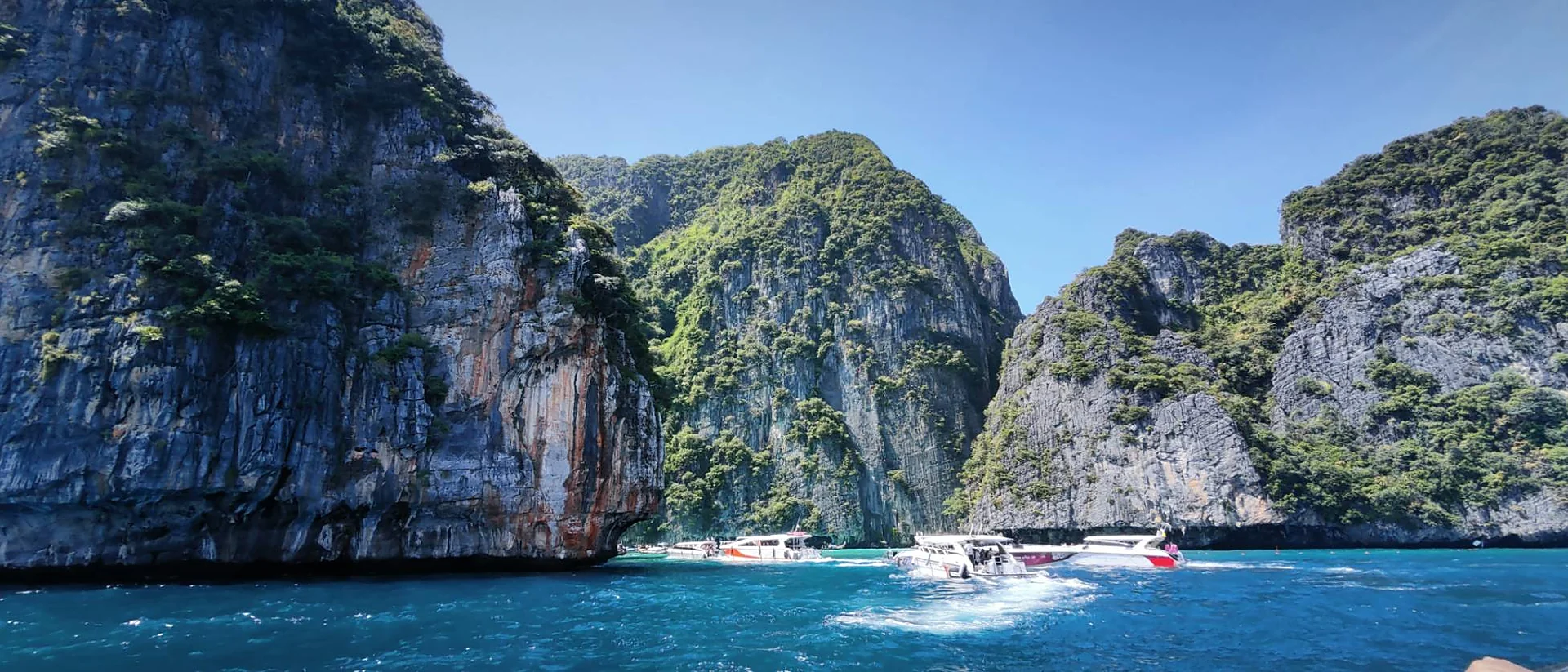 Phi Phi Island + Maya Bay + Khai Island Tour  (Speed Boat) + Lunch + SIC Transfer - (Not Incl. Park Fee)
