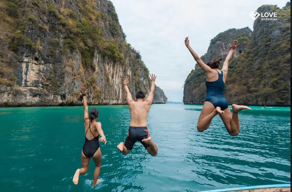 Phi Phi Bamboo (Speed Boat) + Lunch + (National Park Fee) + SIC Transfer (Visit Panwa Pier) — image 2